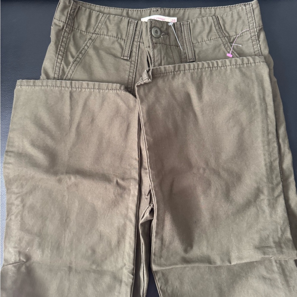 Levi's Women's Straight Leg Jeans in Olive